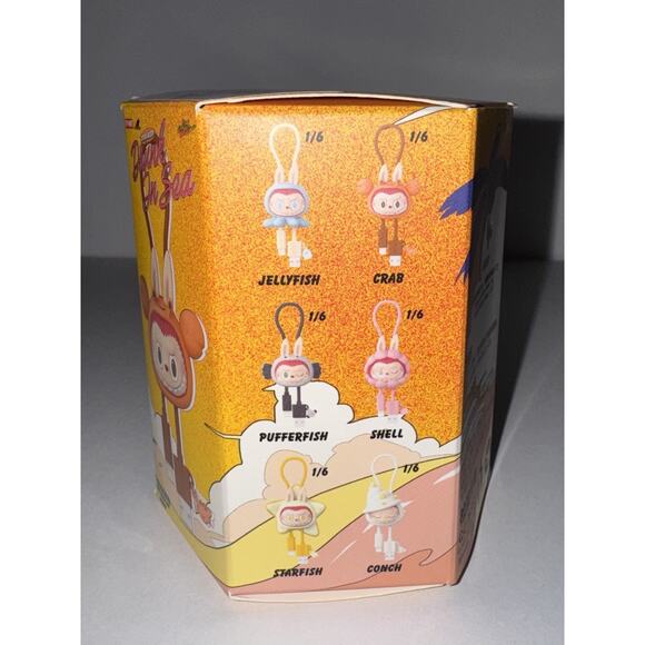 Popmart Drunk In Sea Series The Monsters “Shell” Iphone Charge Cable Kasing Lung - Picture 3 of 3